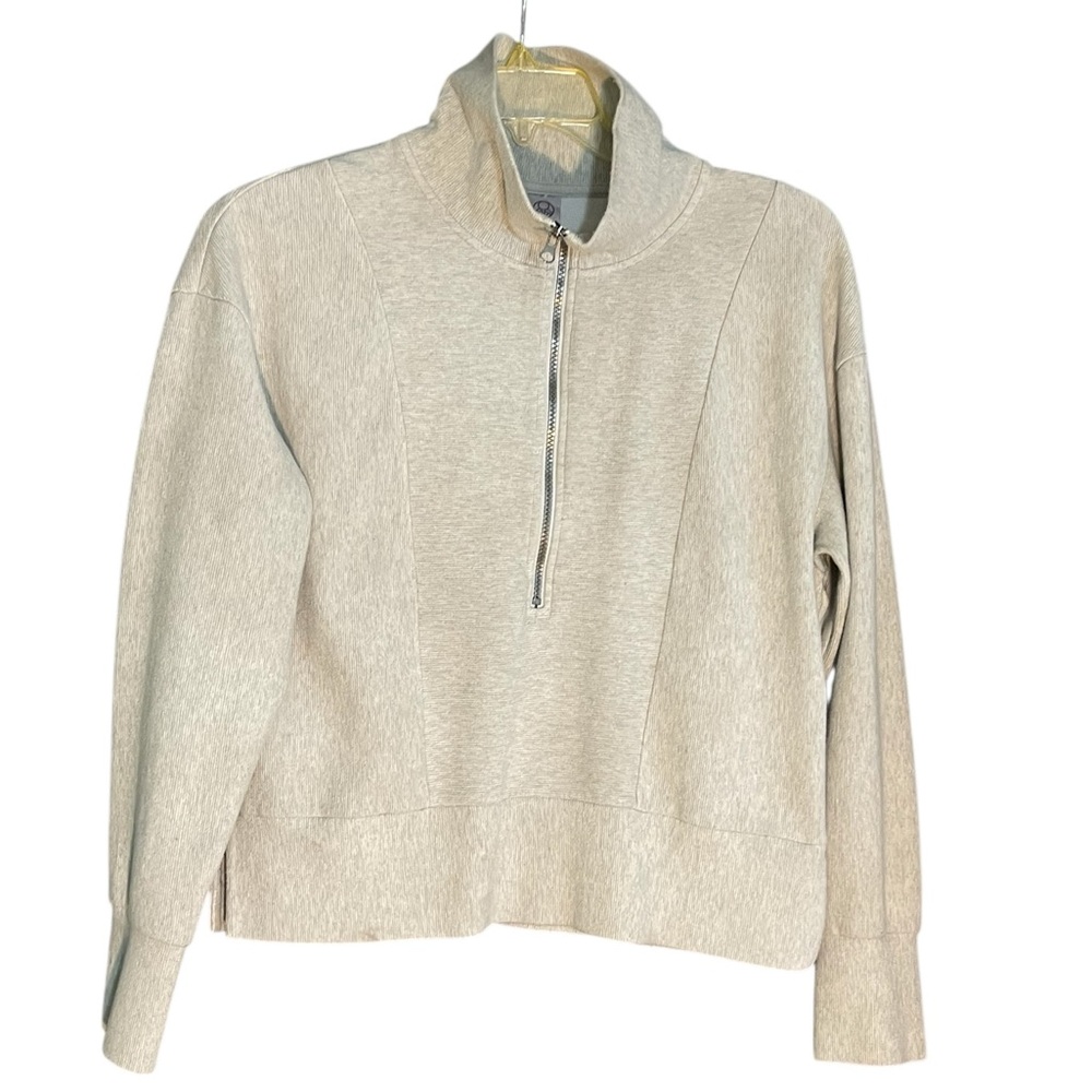 Te Verde 1/2 zip, high collar pullover. Size medium. GUC